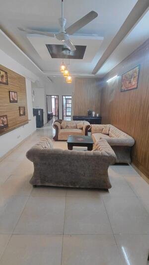 3 BHK Builder Floor for rent