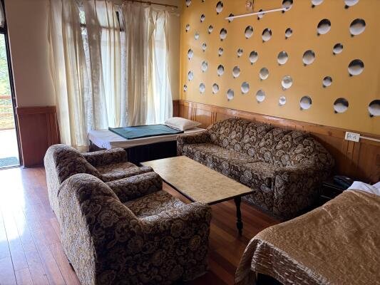 4 BHK flat for rent image 3