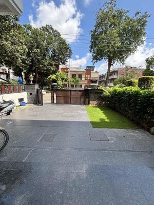 4 BHK Builder Floor for rent