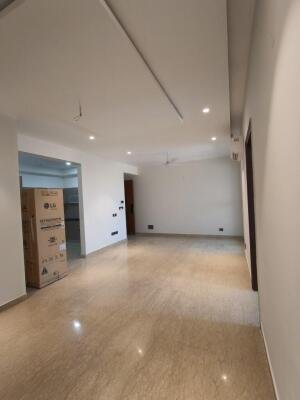 4 BHK flat for Rent image 2