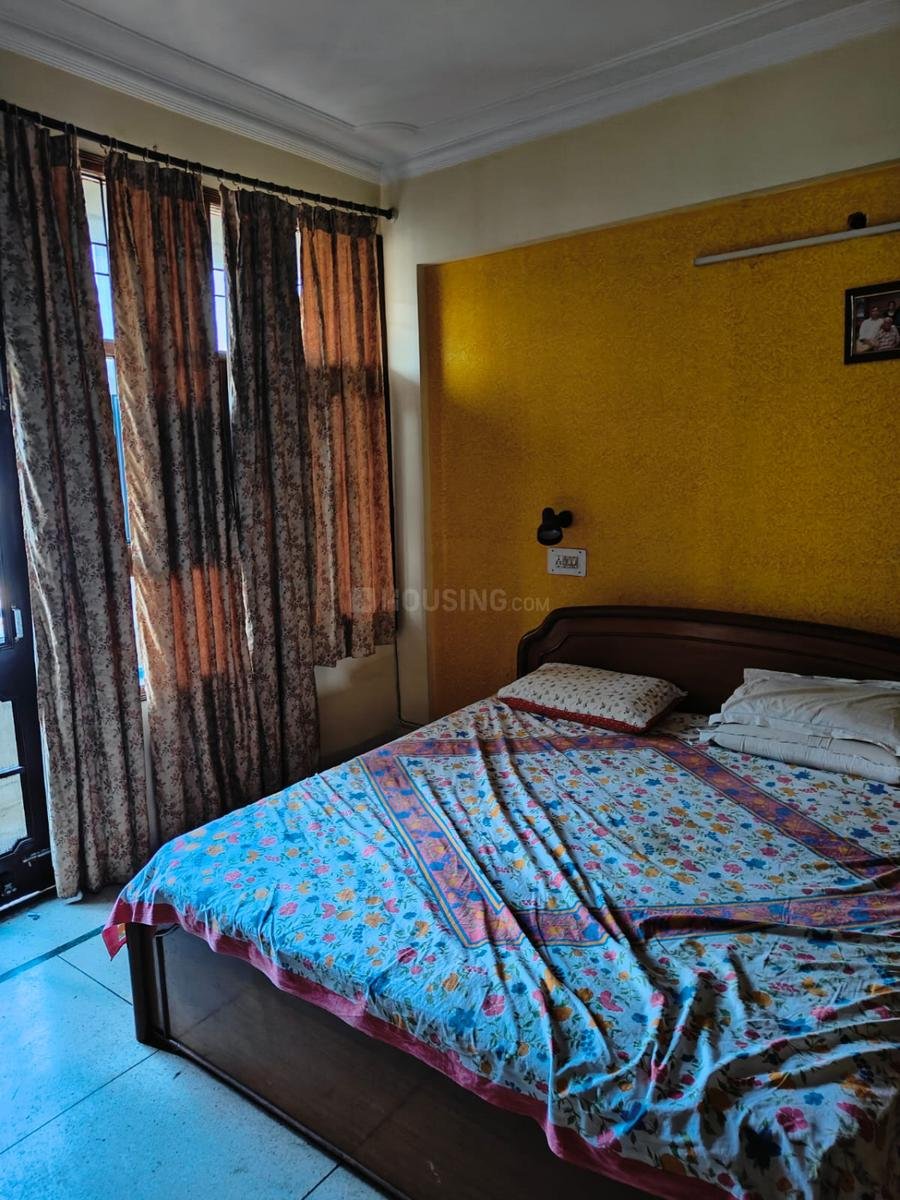 2 BHK flat for rent image 5