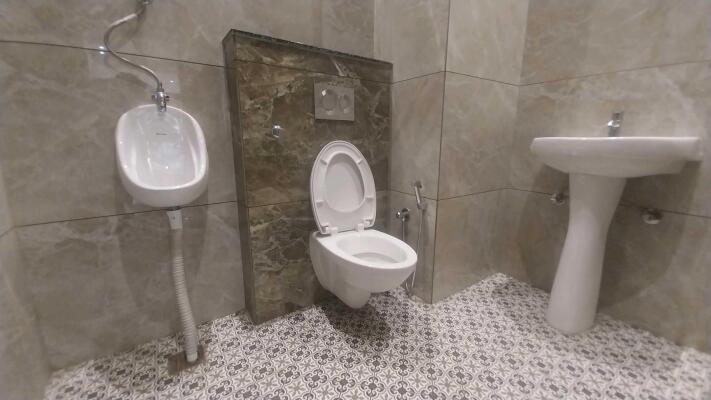 Commercial Showroom for Rent image 3