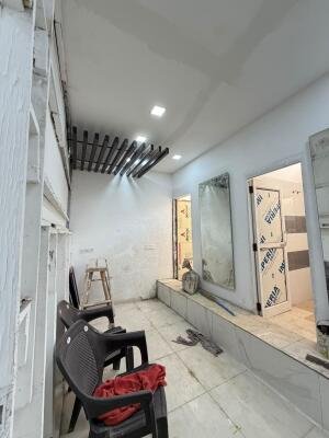 Commercial Showroom for Rent image 2