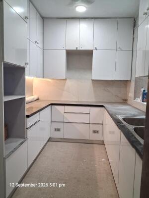 4 BHK FLAT FOR RENT image 4