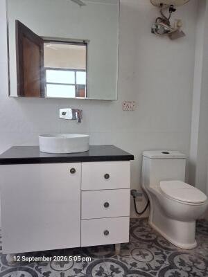 4 BHK FLAT FOR RENT image 2