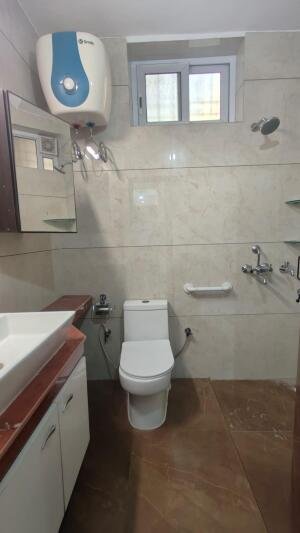 3 BHK FLAT FOR RENT image 5