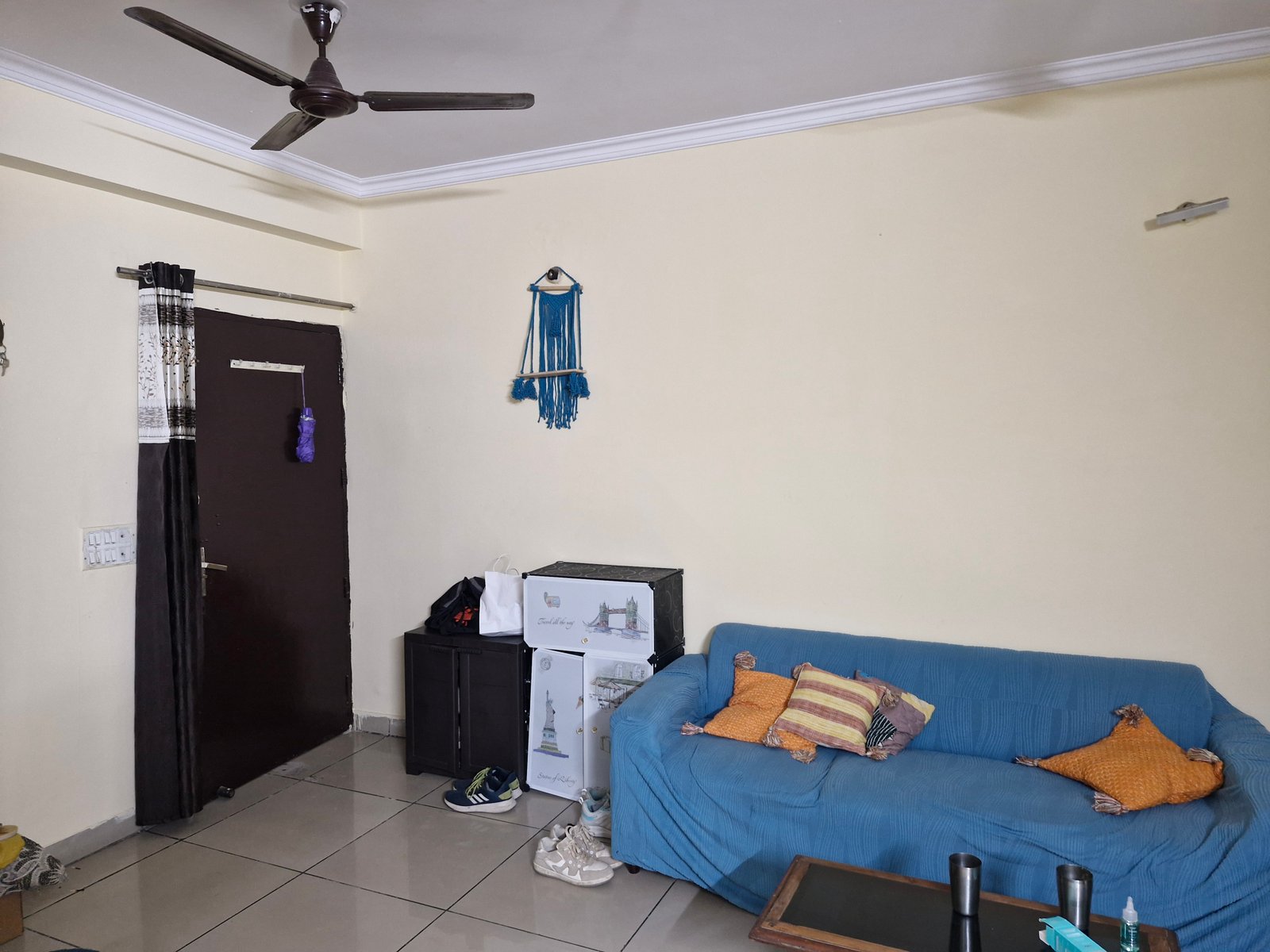 2 bhk flat for rent in panchsheel greens  image 3