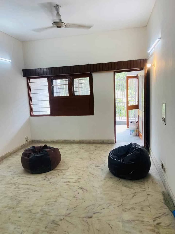 3 beds 3 bathrooms – Flat image 4