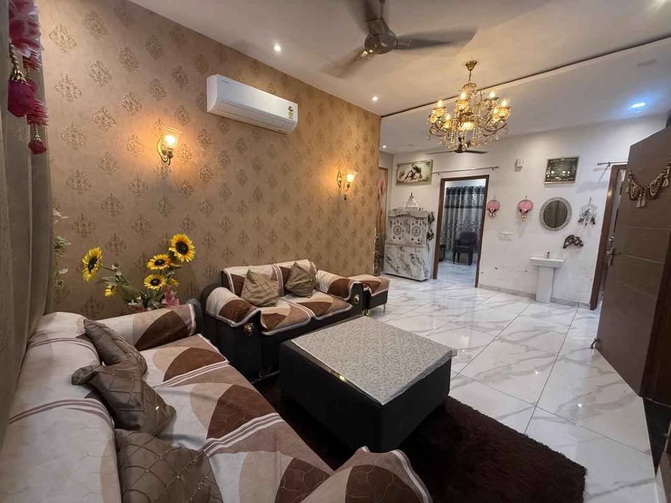 3 Beds 3 Baths - House