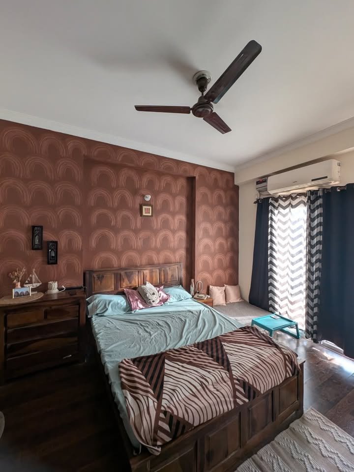 3 beds 2 baths Flat image 2