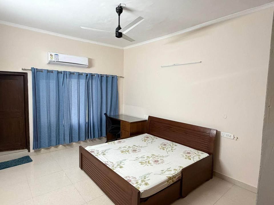 3 Beds 3 Baths - House image 2