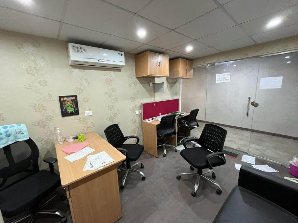 Studio 0 bathrooms – House image 2