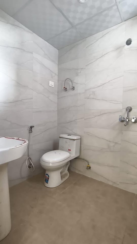 2 BHK flat semi furnished image 4