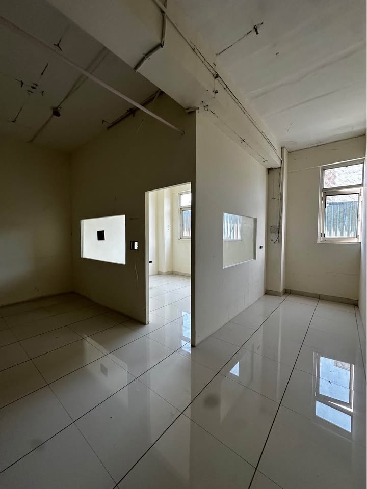 Semi furnished office available image 4