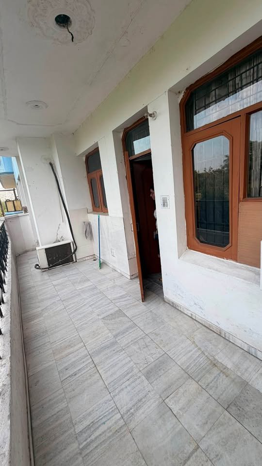 2 BHK Flat for rent image 3