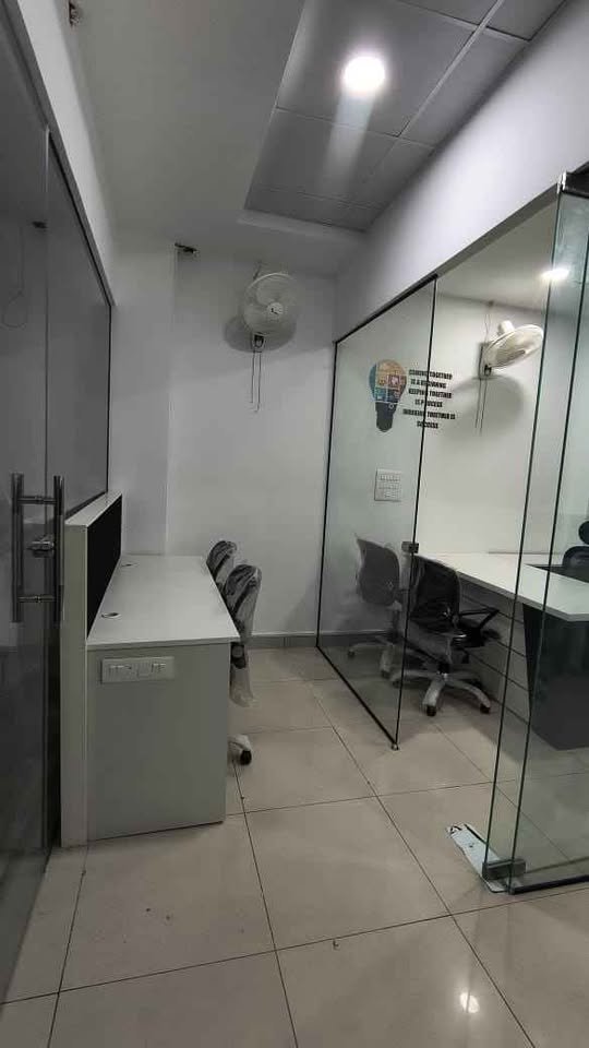 Office Space for Rent 6 Seats with Boss Cabin fully furnished image 3
