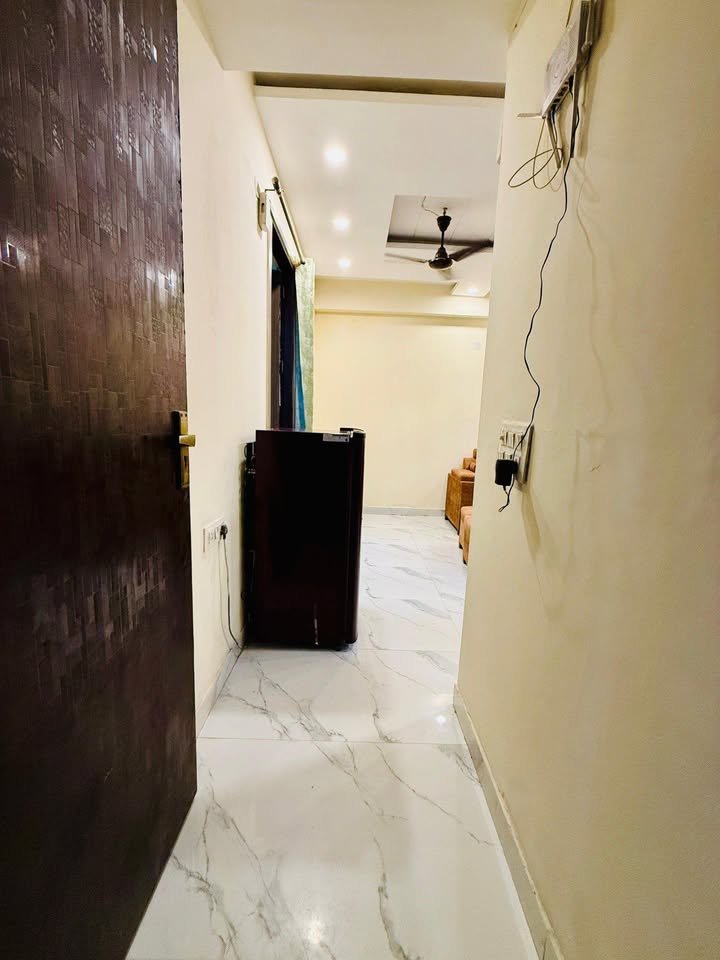 2 BHK fully furnished flat image 5