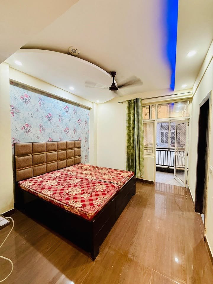 2 BHK fully furnished flat image 2