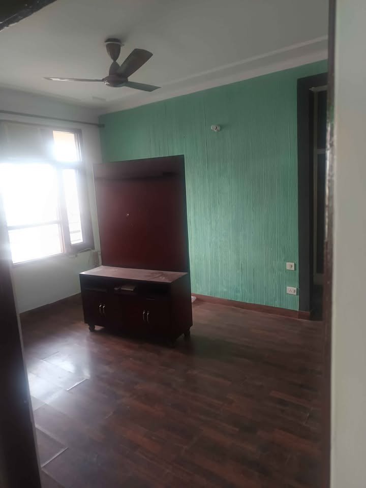 3 Beds 2 Baths - Apartment image 2