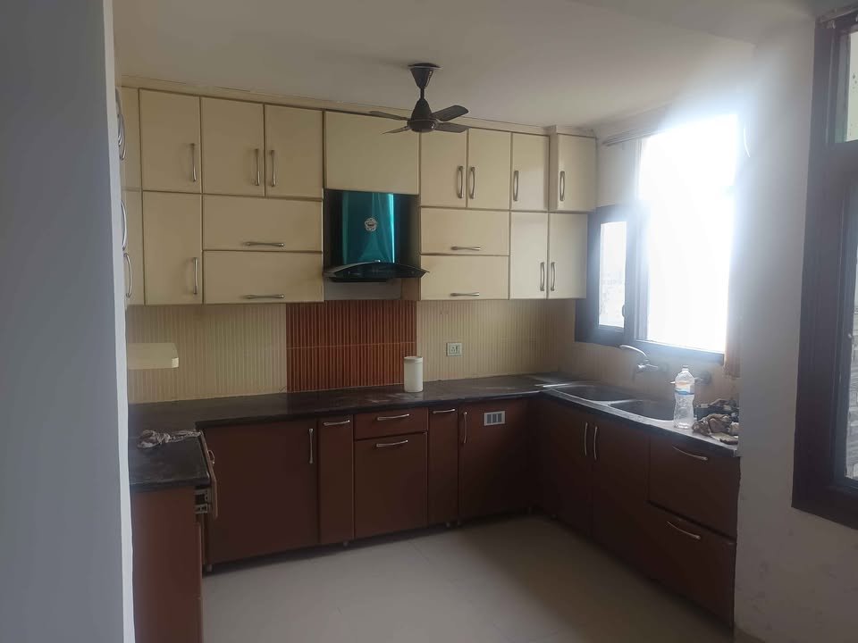 3 Beds 2 Baths - Apartment image 5