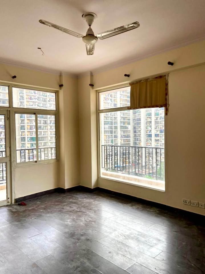 3 BHK FLAT FOR RENT image 2
