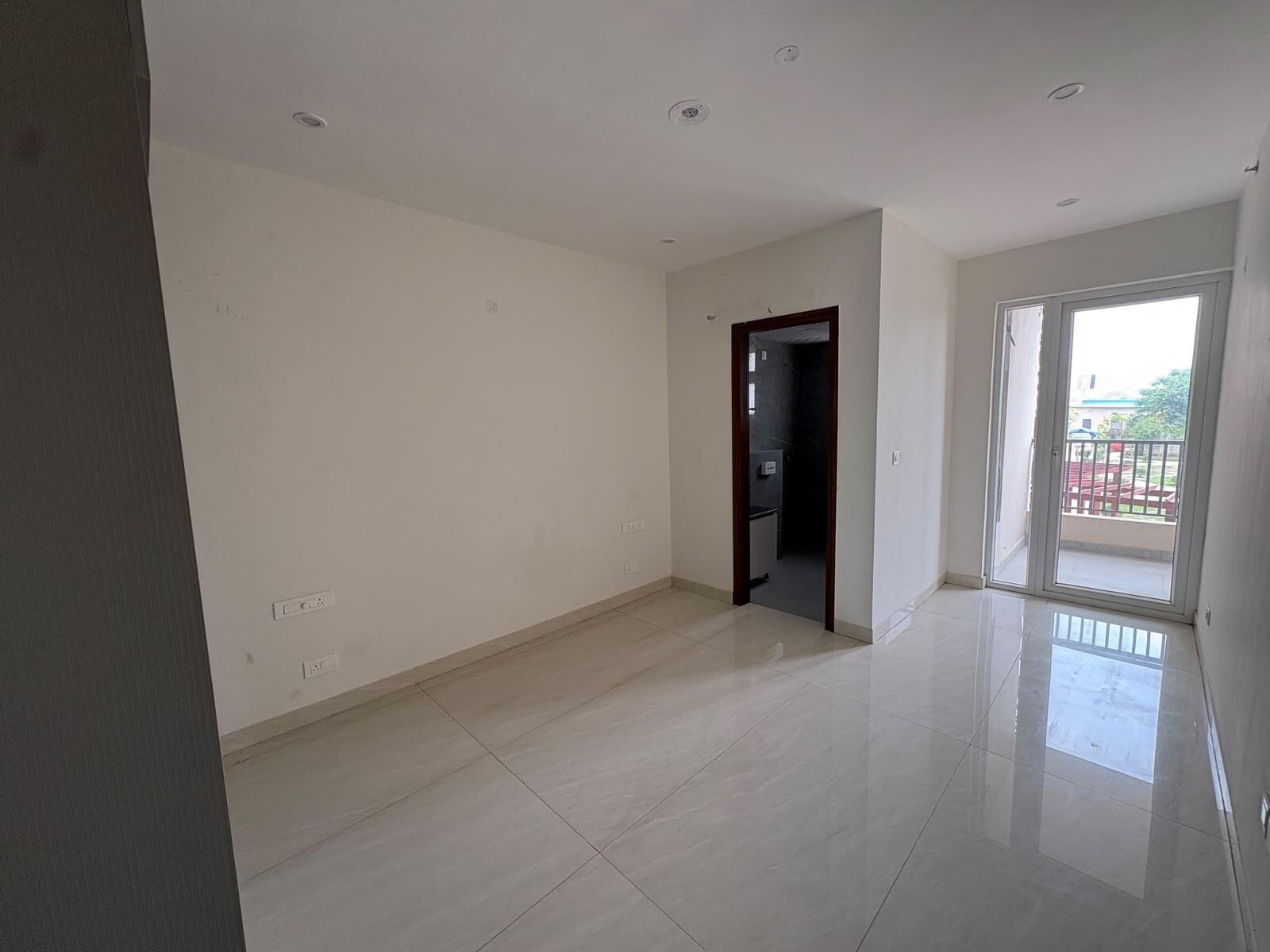 3 BHK FLAT FOR SALE image 3