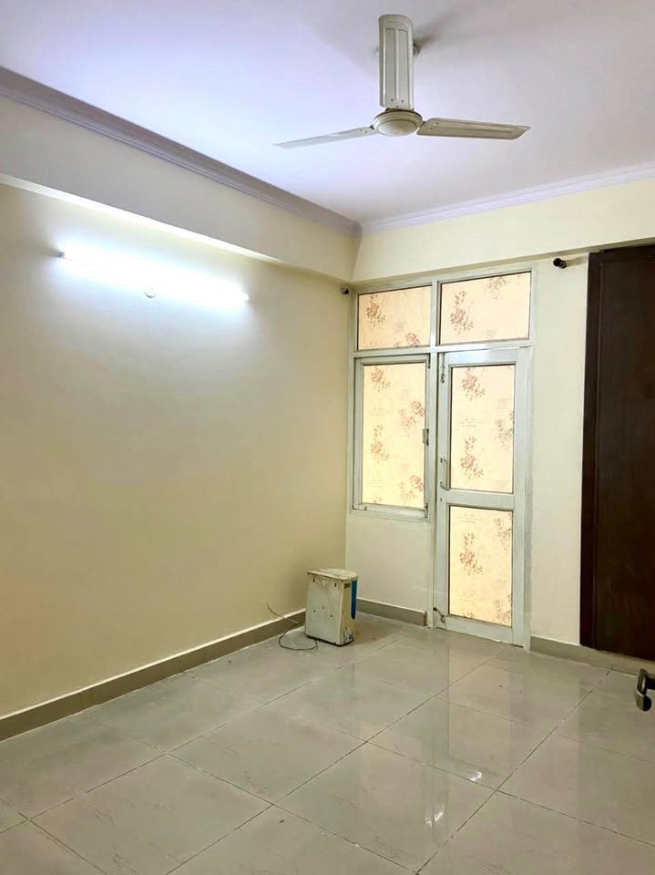 3 BHK FLAT FOR RENT image 4