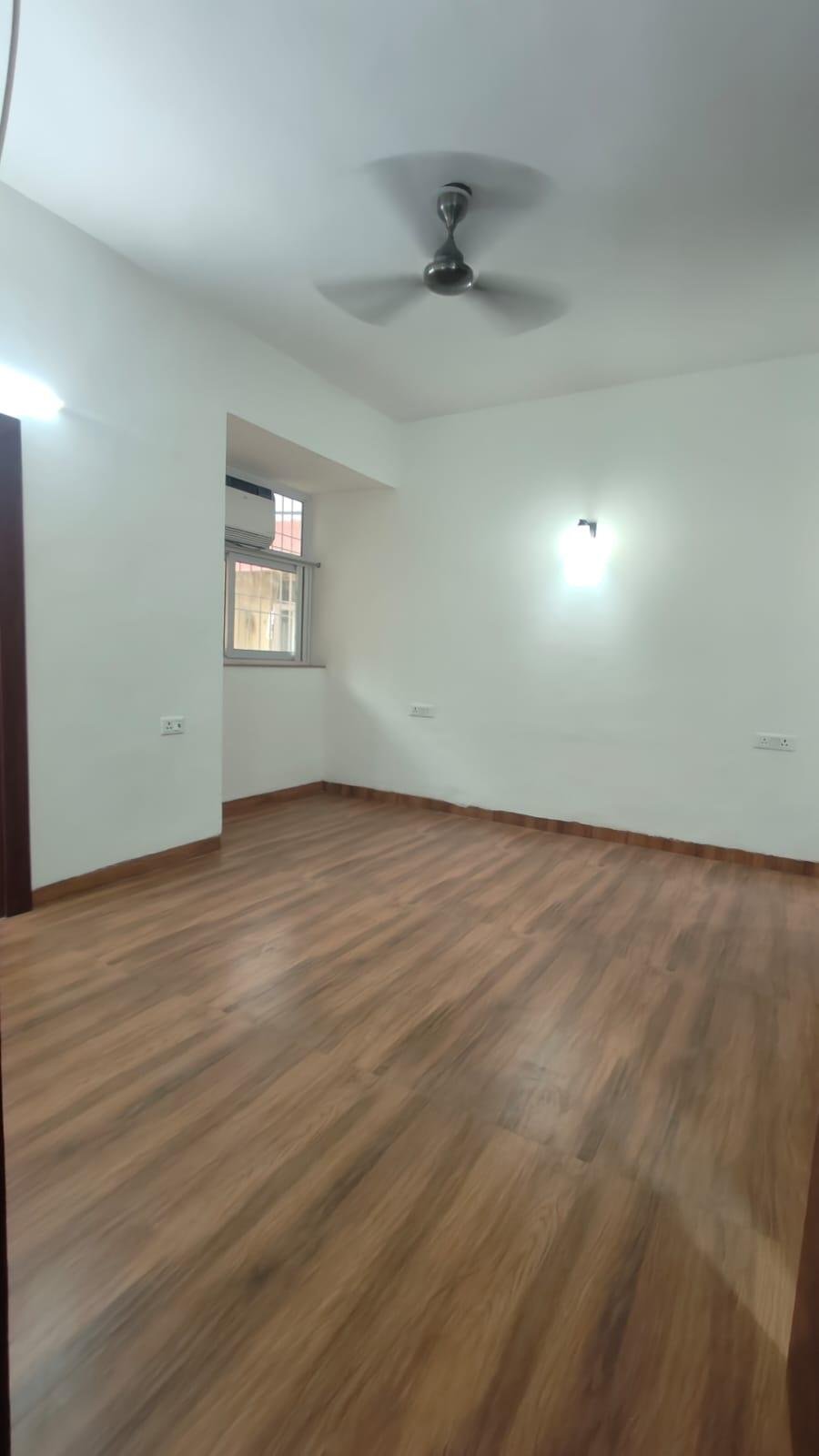 3 BHK  Flat For Rent image 4