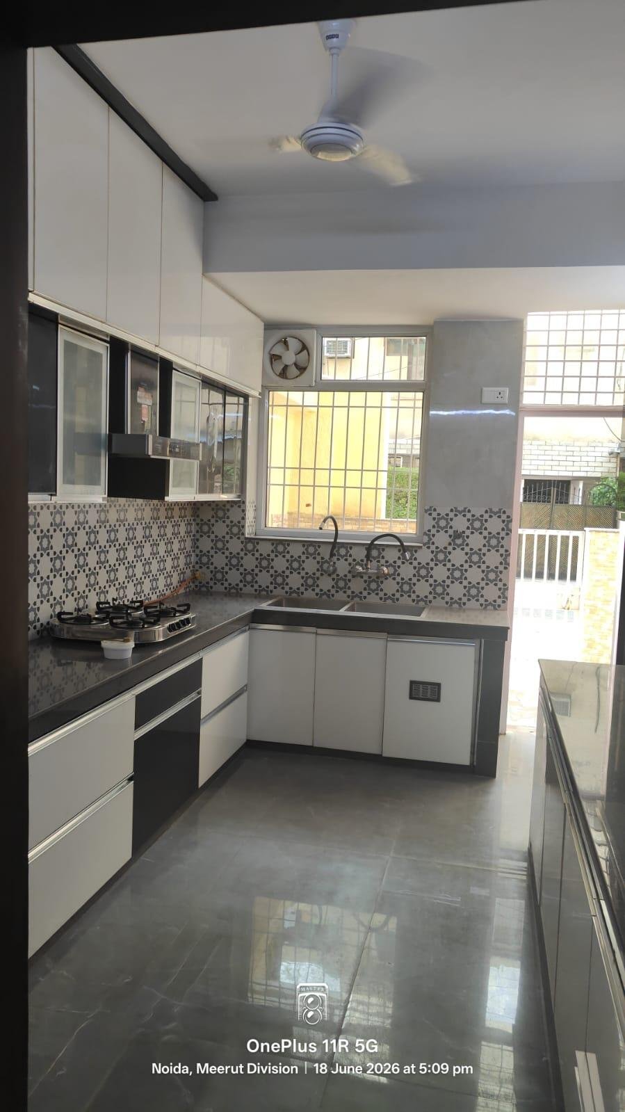 3 BHK  Flat For Rent image 2
