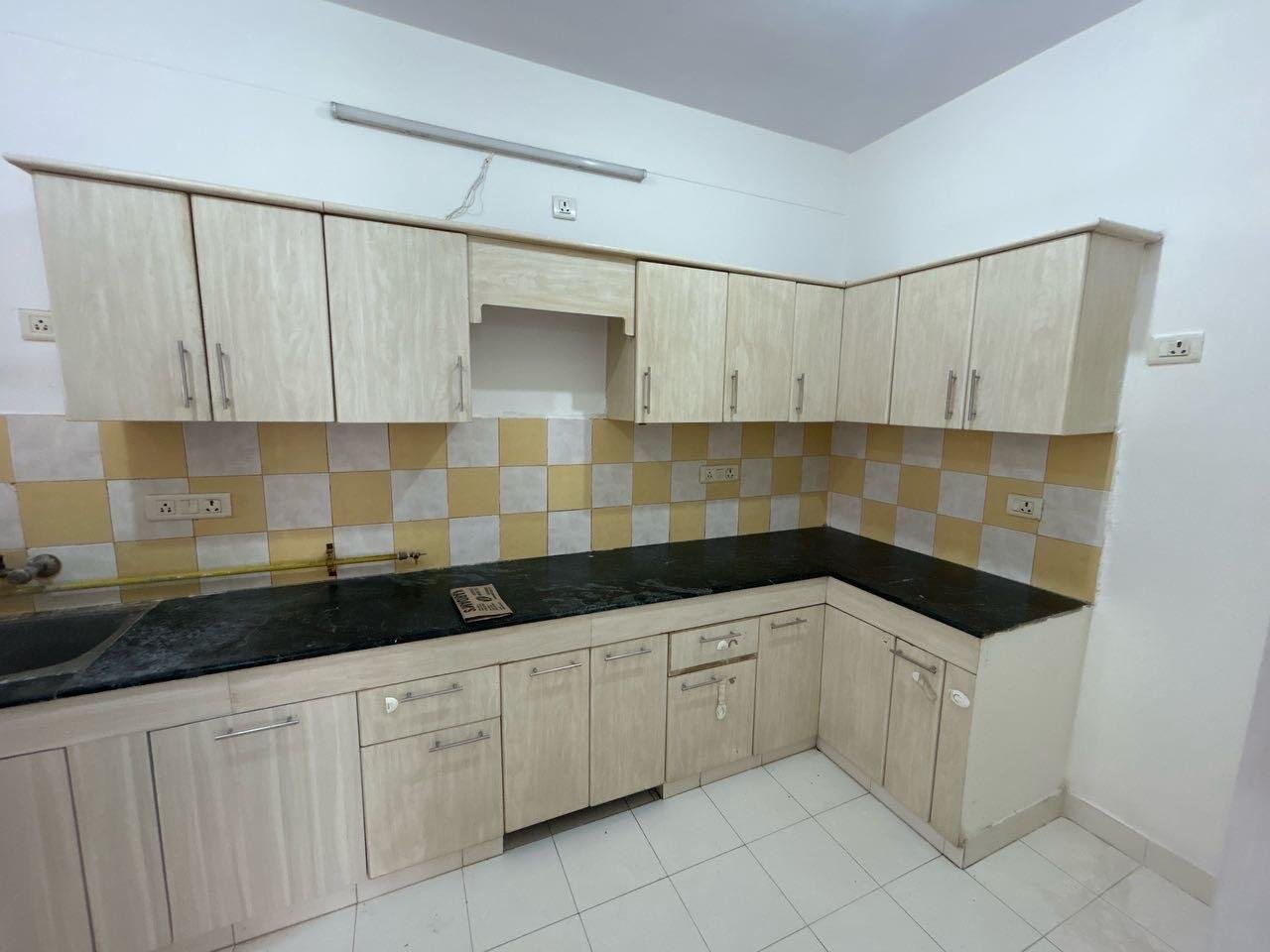 3 BHK Flat for Rent image 3