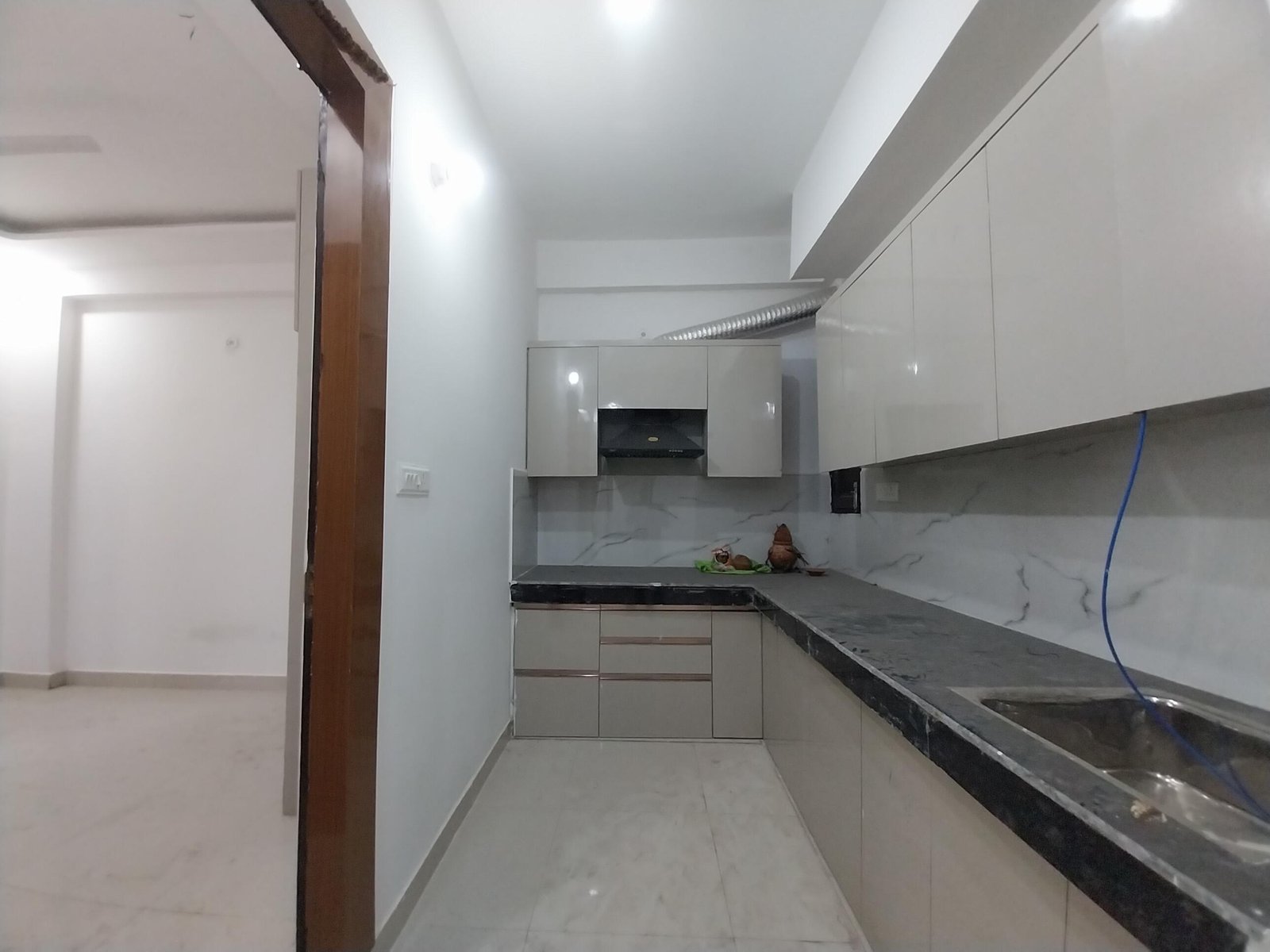 4 BHK Flat For Rent image 2