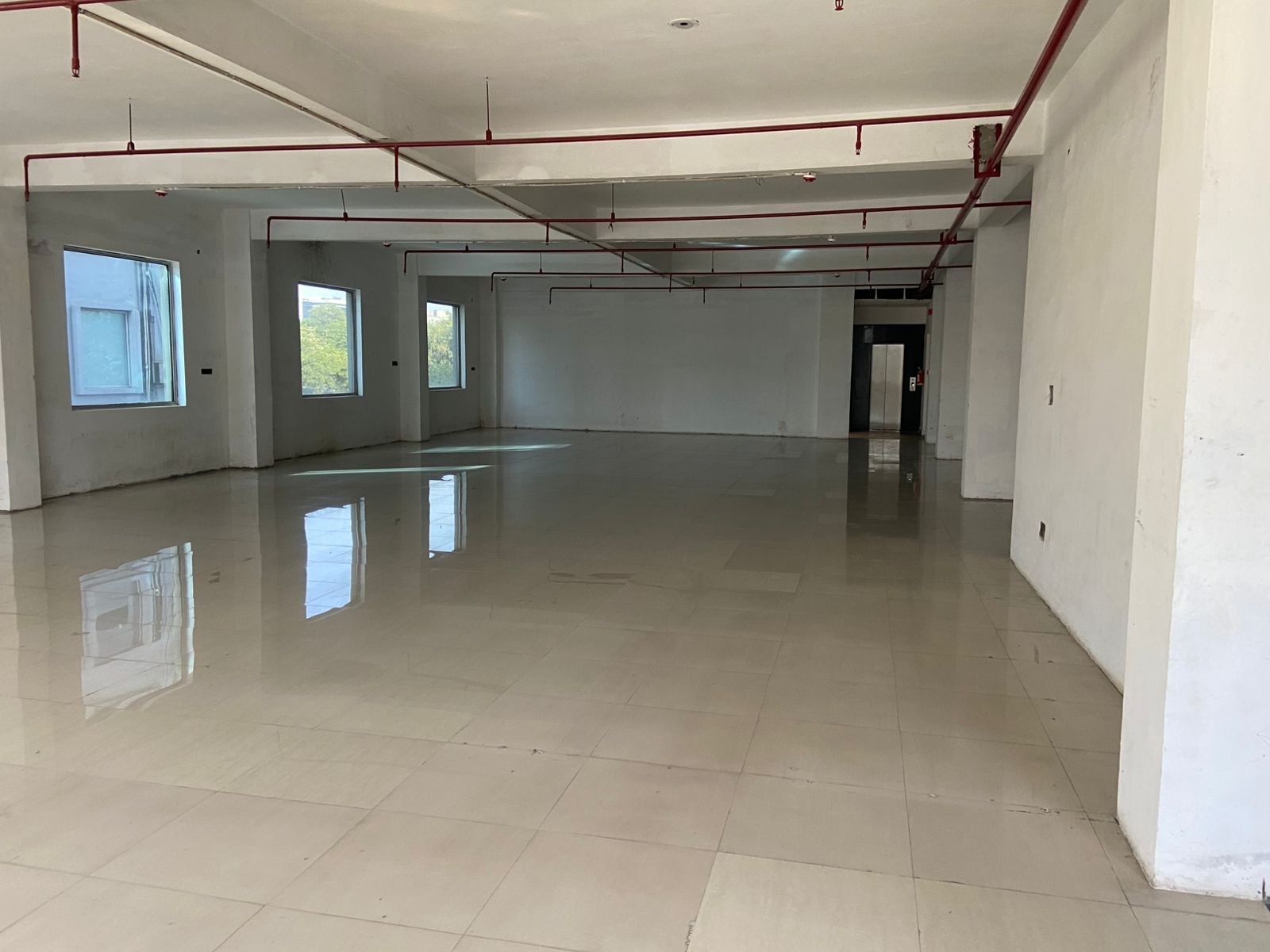 4500sqft office available image 4