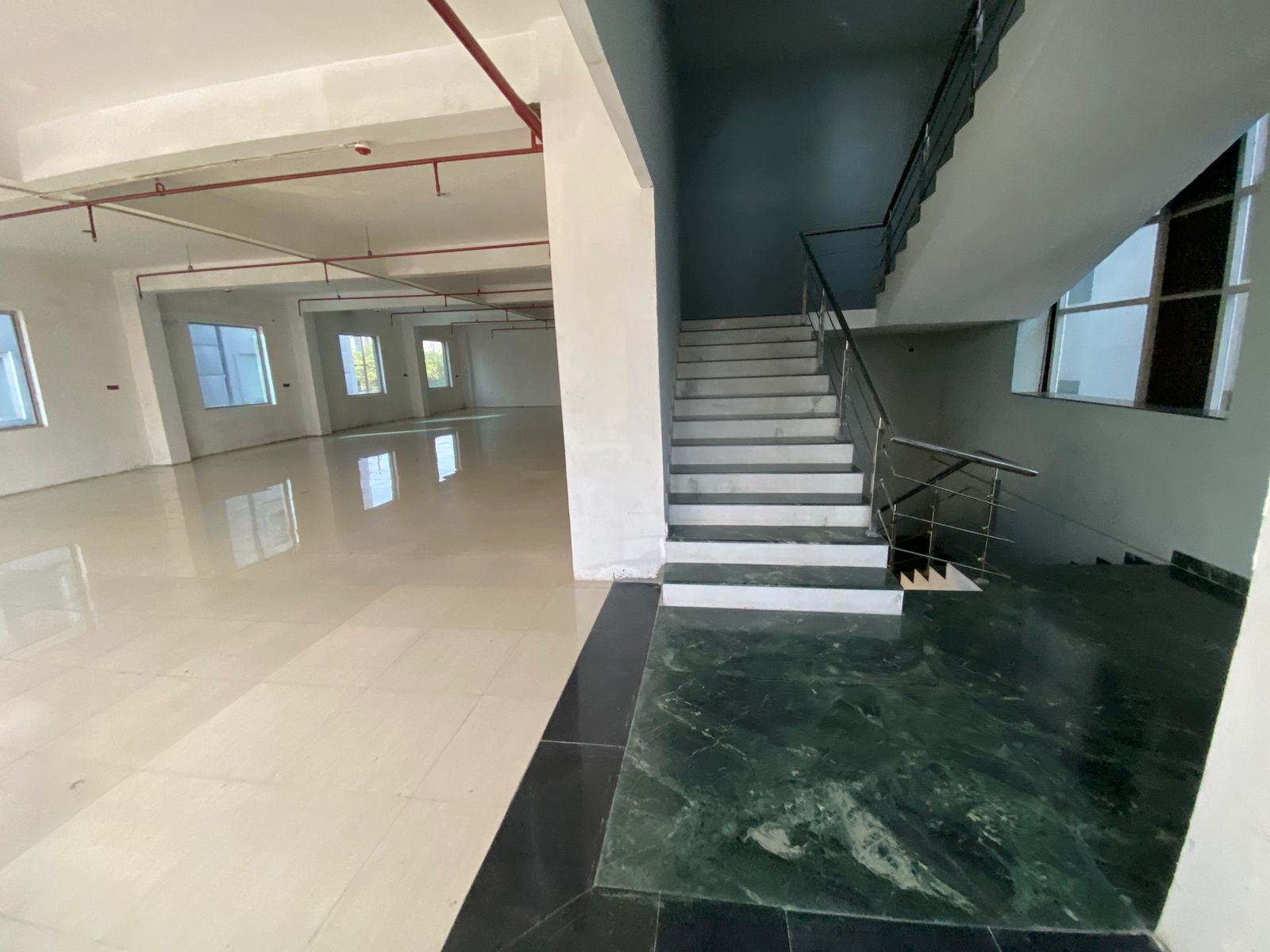 4500sqft office available image 3