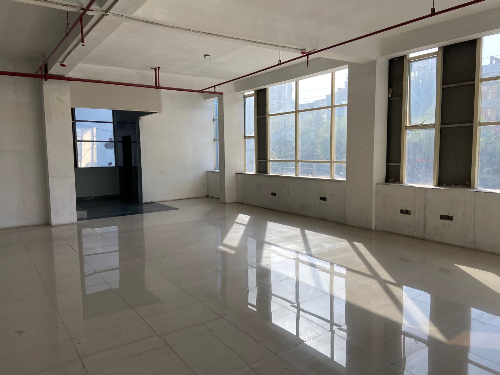 4500sqft office available image 2