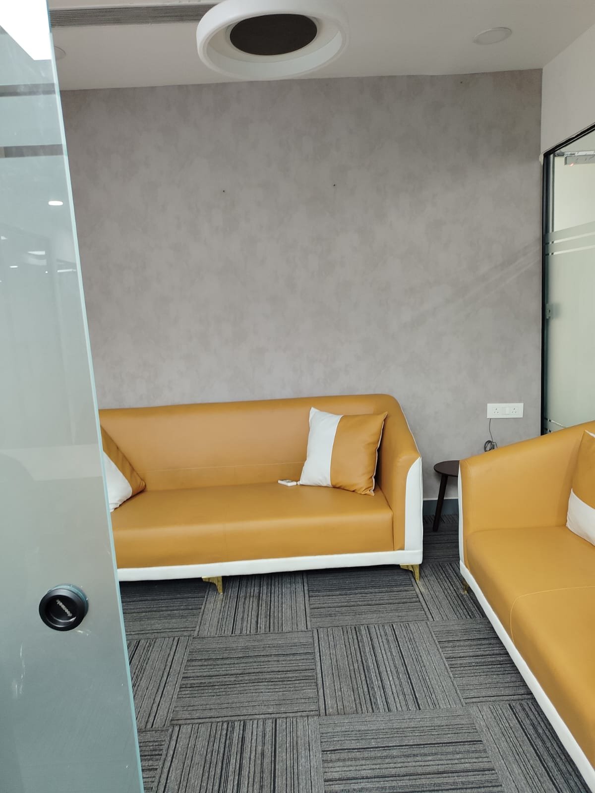 Office for rent image 4