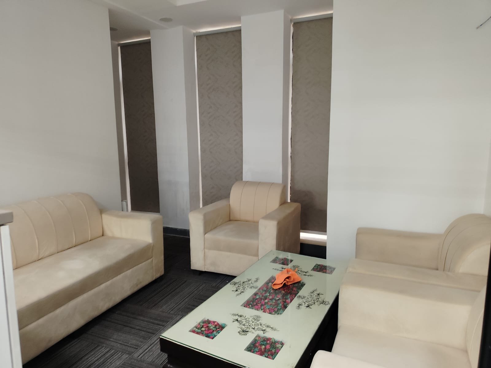 Office for rent image 3